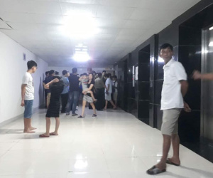 Vụ người mẹ nghi thắt cổ con và cháu ở Hà Nội: Nghe bà ấy hét 'tôi giết con rồi', mọi người vội lên phòng kiểm tra thì thấy cảnh rùng mình