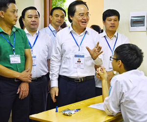 Bộ trưởng Phùng Xuân Nhạ yêu cầu báo cáo trung thực về kỳ thi THPT