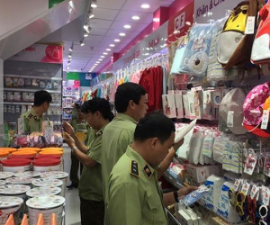 Kiểm tra chuỗi siêu thị Con Cưng sau nghi án đổi nhãn mác hàng