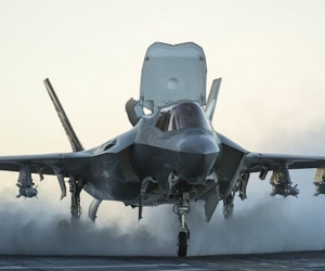 Tiêm kích F-35B lần đầu tới Hawaii, phối hợp diễn tập cùng F-22
