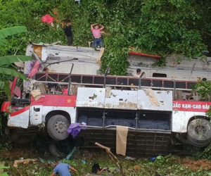 Tạm giữ hình sự tài xế xe khách giường nằm lao xuống vực khiến 4 người chết, 16 người bị thương ở Cao Bằng
