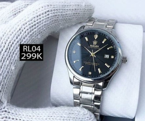 Đồng hồ hàng hiệu Omega, Rolex bán như… 'bán rau'