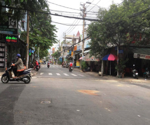 Đuổi theo cướp lấy lại điện thoại, chàng trai trẻ bị xe tải cán tử vong ở Sài Gòn