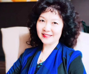 Nữ đại gia xinh đẹp đứng sau bê bối vắc-xin rởm rúng động TQ
