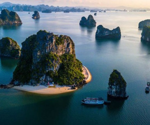 Quảng Ninh: Tiếp tục đề xuất tăng giá vé tham quan vịnh Hạ Long