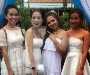 Sự thật bức ảnh ba cô gái trang điểm kinh dị đi ăn cưới bạn thân đang lan truyền trên MXH