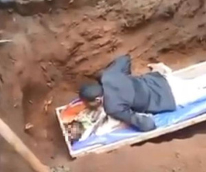 'Nhà tiên tri' đòi đào mộ người chết để làm sống lại, cuối cùng nhận cái kết đắng