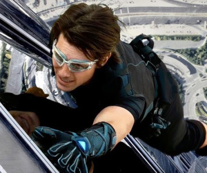Những pha hành động kịch tính nhất của Tom Cruise trong Mission Impossible