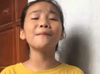 Nối gót Khánh Vy, cô bé 10 tuổi Nghệ An trổ tài hát 7 thứ tiếng với chất giọng đáng kinh ngạc