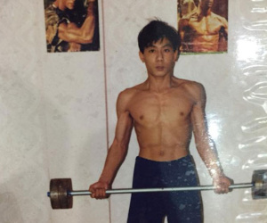 'Bố bạn là hotboy đời đầu à?': Câu hỏi của hầu hết cư dân mạng khi thấy cô gái khoe ảnh 'ngày xưa ơi' của bố
