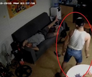 [Clip] Rạng sáng, trộm liều lĩnh đột nhập nhà và lấy túi ngay trước mặt… chủ