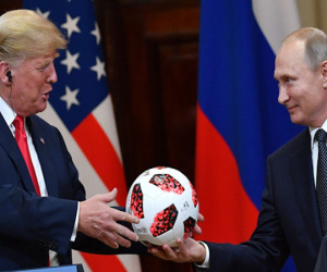 Quả bóng ông Putin trao cho ông Trump bị nghi chứa chip gián điệp