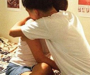 Tạm giữ thiếu niên dụ dỗ bé gái 11 tuổi làm 'chuyện người lớn'