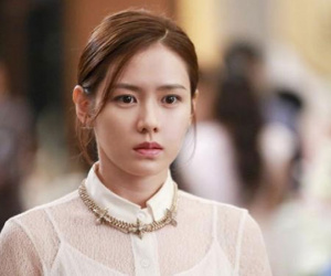 Biết chồng ngoại tình, vợ vẫn đon đả không oán thán nửa lời để rồi 1 năm sau ...