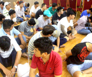 Cảnh sát vây ráp sòng bạc trong nhà hàng tiệc cưới ở Bình Dương