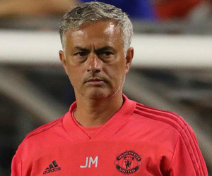 CĐV M.U đòi sa thải Mourinho