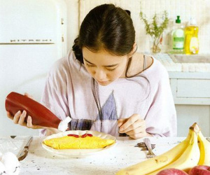 Chàng trai tuyên bố 'Con gái không biết nấu ăn mà còn không học thì... vứt' khiến cộng đồng mạng 'chia phe' tranh cãi dữ dội