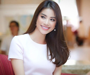 Phạm Hương im lặng giữa 'bão' scandal có là lựa chọn khôn ngoan?