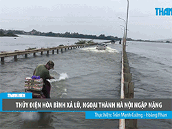 Video: Thủy điện Hòa Bình xả lũ, đường ngoại ô Hà Nội thành dòng sông