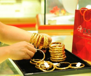 Giá vàng hôm nay 30/7: Tương lại khó đoán, rủi ro khi mua vàng