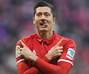 Lewandowski vẫn ôm mộng chuyển tới Real Madrid thay thế Ronaldo