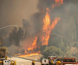 Lửa dữ hoành hành California