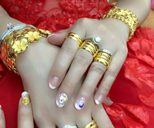 Trót nhờ mẹ đẻ giữ giúp vàng cưới, chồng tỏ ra khó chịu, nói mẹ vợ ích kỷ, liên tục đuổi vợ ra ở riêng vì ứng xử kém