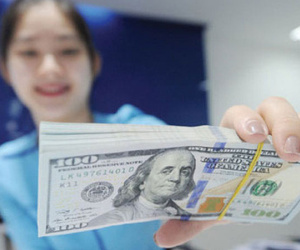 USD ngân hàng lại tăng, 'chợ đen' sát ngưỡng 23.500 đồng