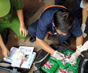 Hải quan nói gì vụ giấu 100 bánh cocaine trong container thép Pomina?