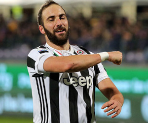 Higuain đồng ý chuyển sang Milan