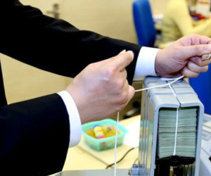 Tiền lớn chảy ra, tỷ giá và lãi suất liên ngân hàng biến động mạnh