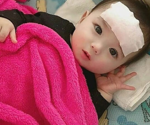 Cháu nội ốm, con dâu bị tai nạn gãy chân, bà mẹ chồng này còn làm một hành động khiến cô uất không khóc nổi