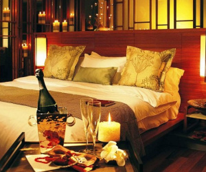 Đêm tân hôn dang dở của nữ bác sĩ khi mở hộp quà mẹ chồng tặng