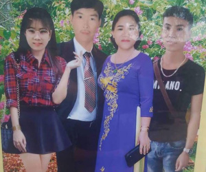 Mất 300k thuê chụp ảnh, gia đình nhận về thành quả như tranh biếm họa, dân mạng cười rũ: Khi nào buồn đem ra ngắm
