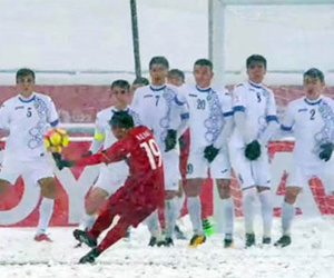 HLV Uzbekistan chưa quên siêu phẩm của Quang Hải ở chung kết U23 châu Á
