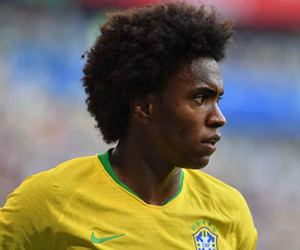 Sarri không hài lòng khi Willian tập trung muộn