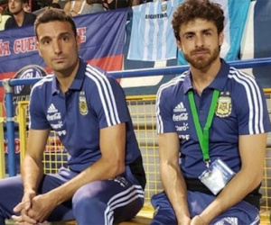 Thần tượng của Messi dẫn dắt tuyển Argentina