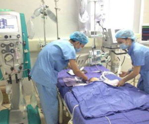 Thấy con sốt cao, khó thở, vào viện đã viêm cơ tim cấp nguy kịch