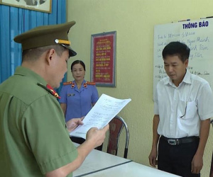 Hủy 16 đĩa CD bài thi, PGĐ Sở GDĐT Sơn La đối diện hình phạt nào?