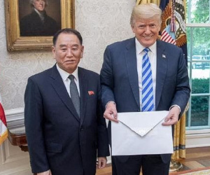 Trump nhận thư mới của Kim Jong Un, để ngỏ khả năng gặp lần hai
