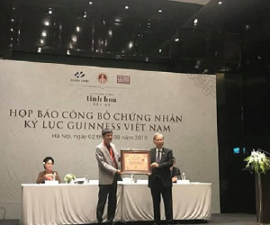 Vở diễn trên nước 'Tinh hoa Bắc bộ' lập 2 kỷ lục Guinness Việt Nam