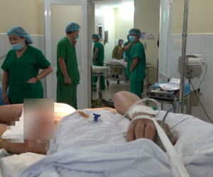 Tai nạn kinh hoàng: Ngã từ công trường trên cao xuống, người đàn ông ở TP.HCM bị hai thanh sắt đâm xuyên háng