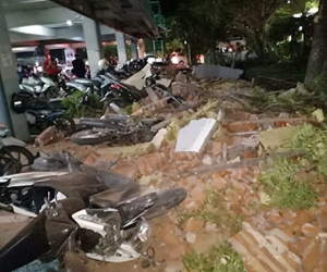 Người Indonesia bỏ chạy, bị chóng mặt khi động đất xảy ra
