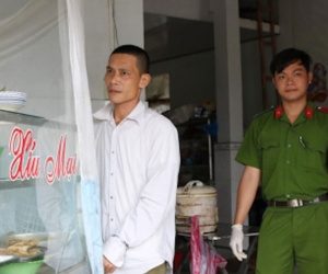 Thanh niên có 2 tiền án bị bắt khi mang ma tuý đi mua cơm