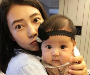Vợ trẻ tấm tức vì chồng đi làm lương tháng 6,5 triệu bo bo giữ túi, mua cho con chiếc nôi 600 nghìn cũng tiếc