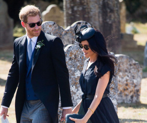 Công nương Meghan phạm luật Hoàng gia Anh khi để lộ nội y