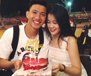 Văn Hậu U23 lập siêu phẩm, bạn gái xinh như hot girl bị săn lùng