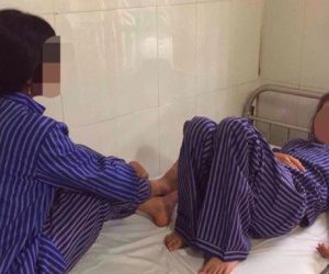 Ăn nấm rừng màu trắng xám, 3 mẹ con ngộ độc suýt chết