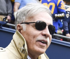 CĐV Arsenal phản đối Kroenke sở hữu đội bóng
