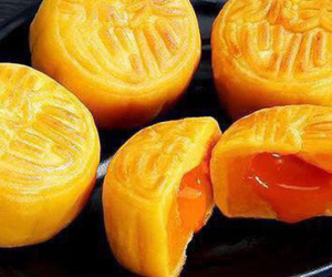 Chưa vào chính vụ, bánh trung thu sang chảnh, vài triệu đồng/hộp đã đổ bộ